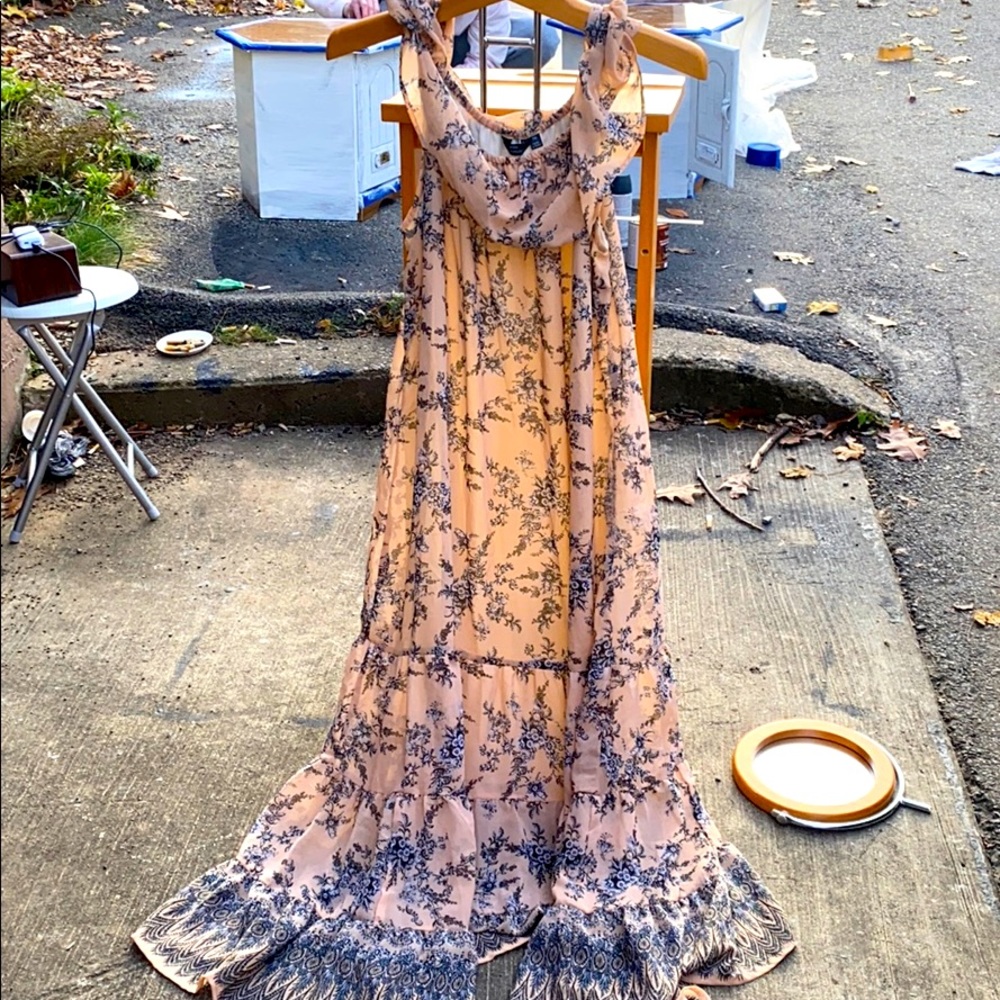 Floral maxi dress!